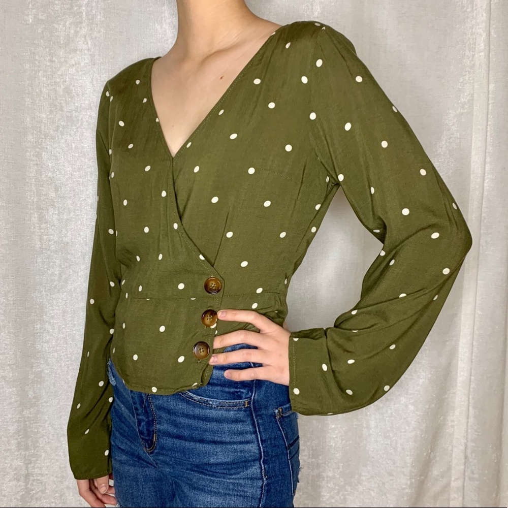 Abercrombie & Fitch Green Polkadot Blouse XS